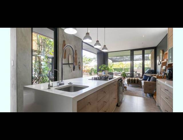 4 BEDROOM HOUSE FOR SALE IN GLEN EAGLE ESTATE